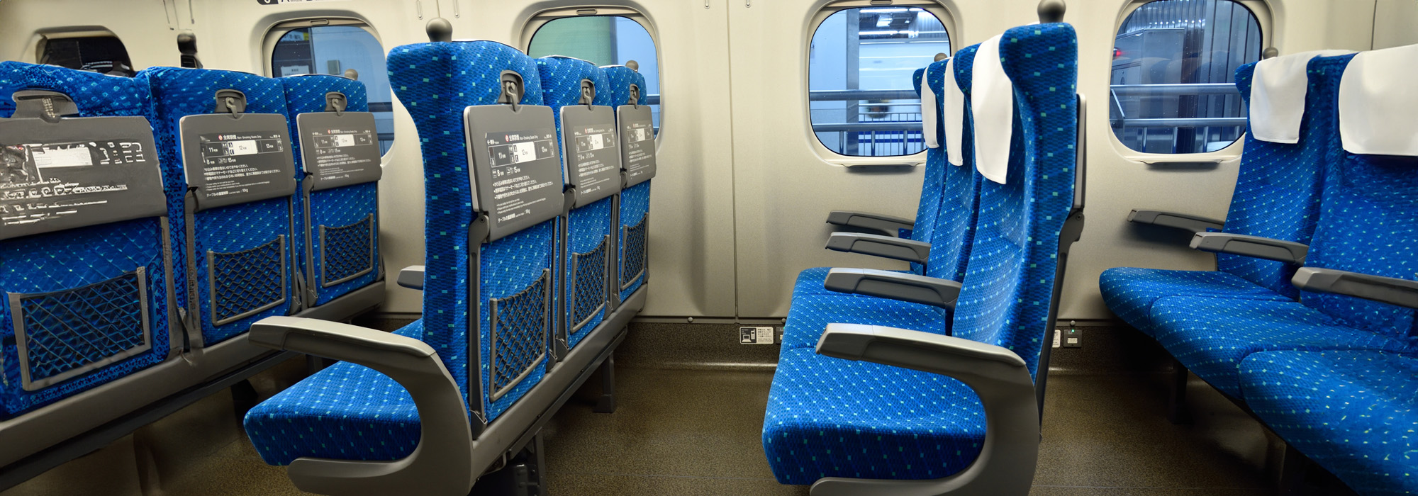 empty train seats